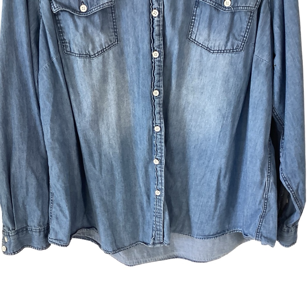 torrid Light Blue Denim Button-Down Shirt - Picture 4 of 9